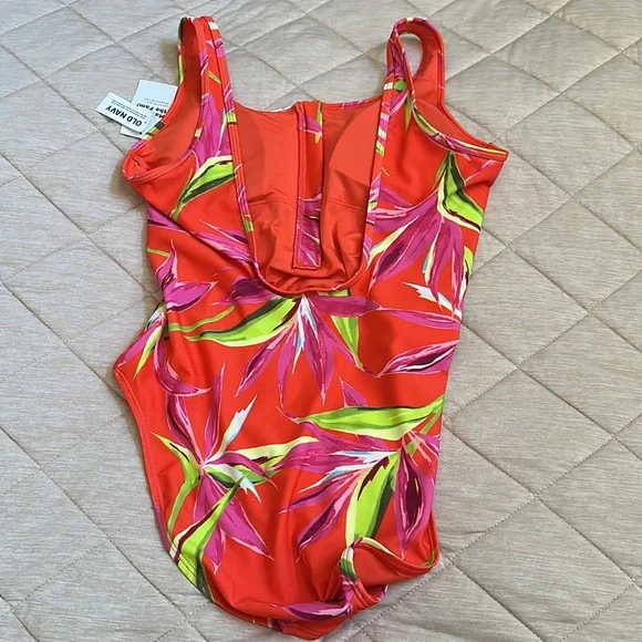 Old Navy Womens Large Swimsuit - Picture 3 of 9